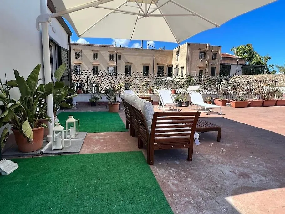 Loft Palermo Centro Con Terrazzo. Free Parking Villa