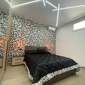 Zisa Apartment